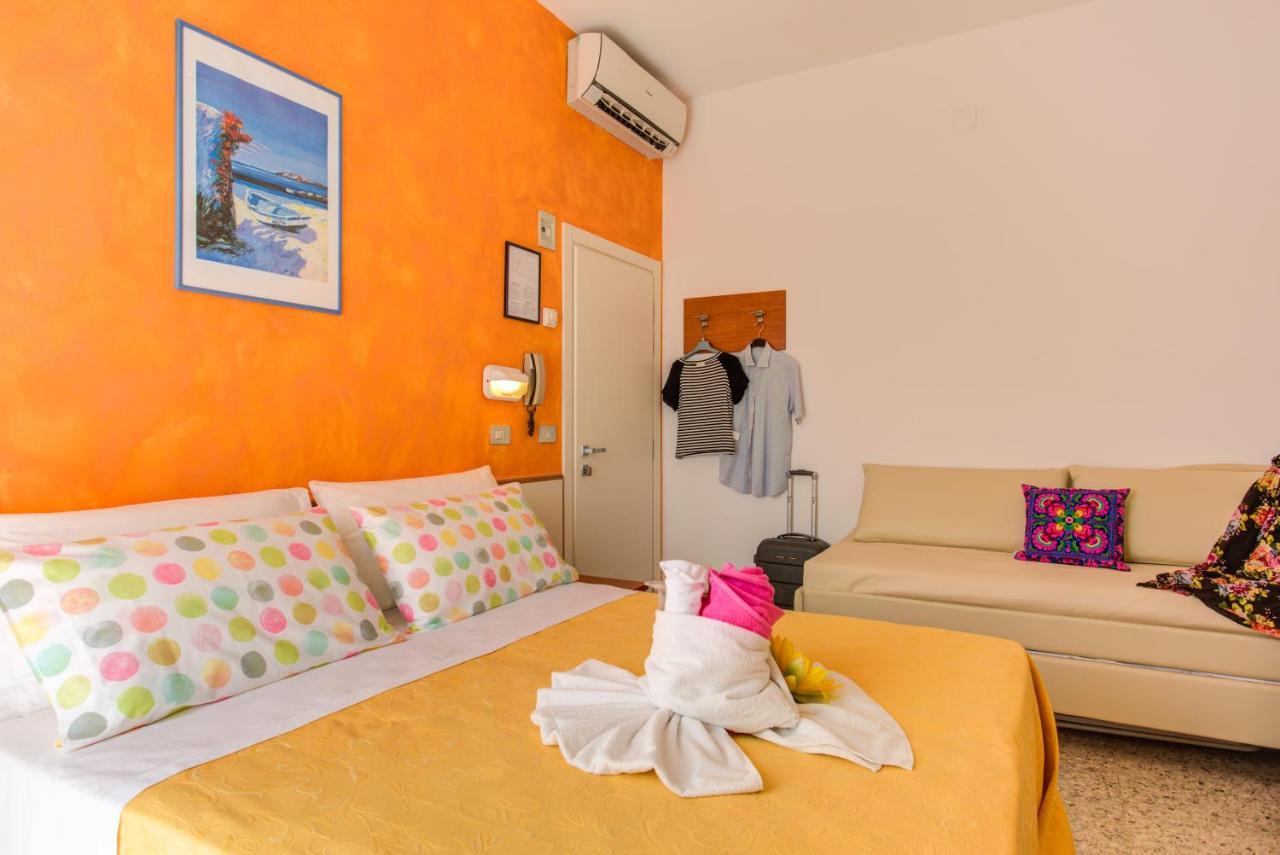 Hotel Puppi Каттоліка Екстер'єр фото